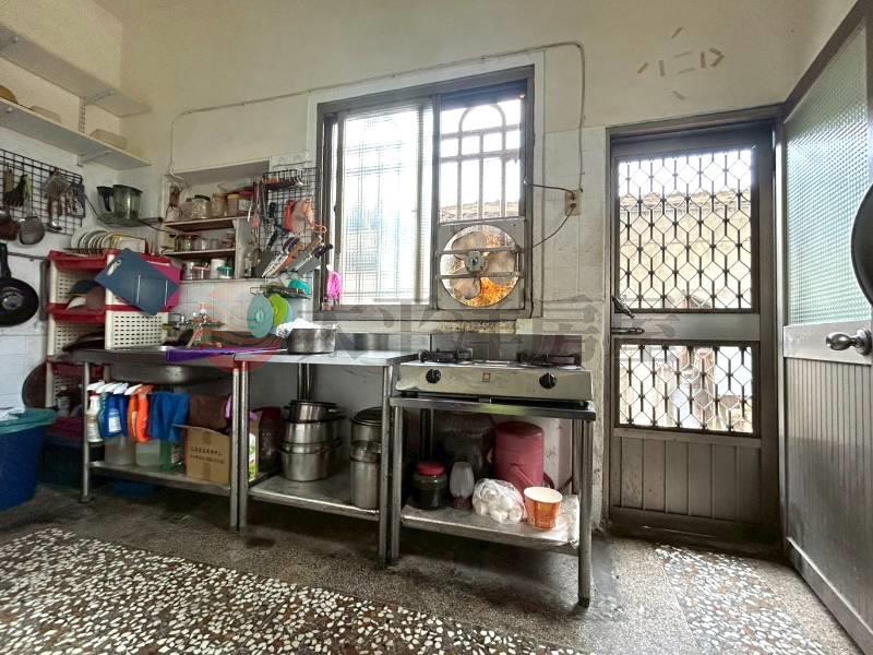 國六旁超值建地★買地送屋(平房+孝親透天房屋室內格局與周邊環境