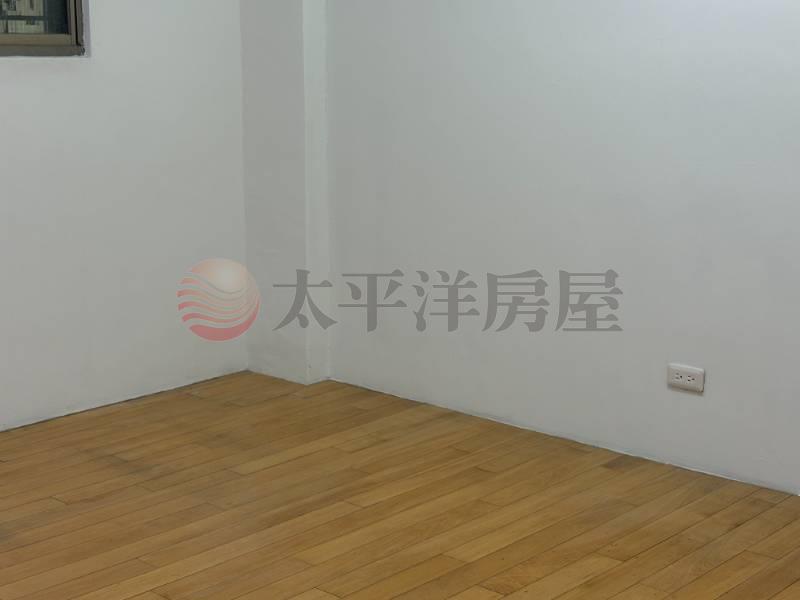 漢神百貨旁6大房大面寬透天房屋室內格局與周邊環境