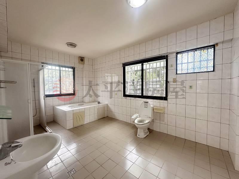 員林東彰路旁社區別墅房屋室內格局與周邊環境