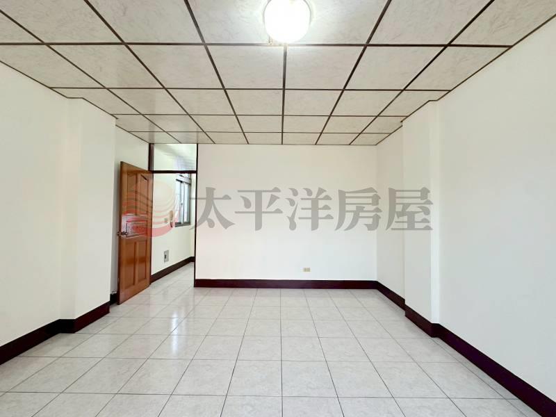 建國路旁5房美透天房屋室內格局與周邊環境