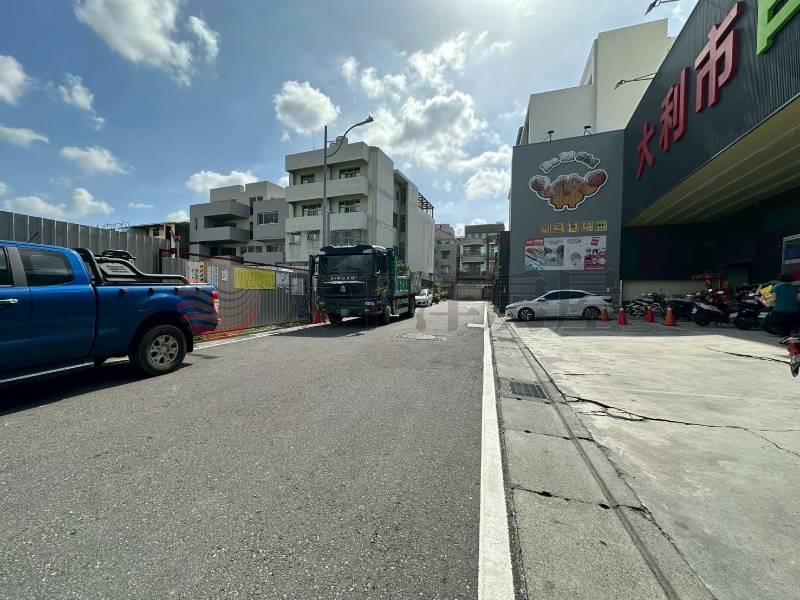 新法院旁美建地房屋室內格局與周邊環境