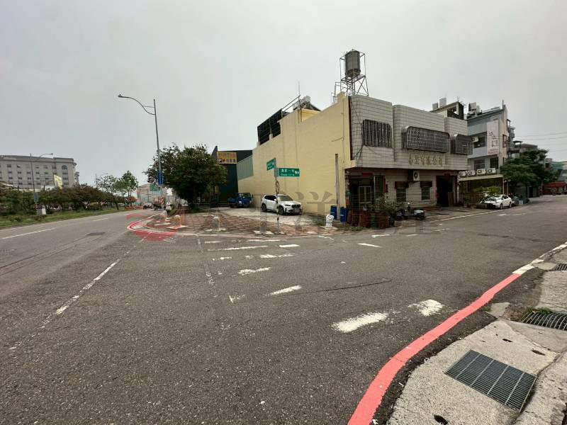 新法院旁美建地房屋室內格局與周邊環境