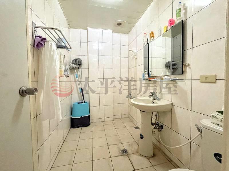 獨家專簽:信義國中旁騎樓透店/12米路房屋室內格局與周邊環境