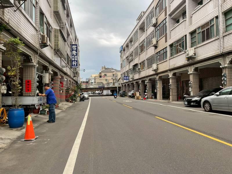 獨家專簽:信義國中旁騎樓透店/12米路房屋室內格局與周邊環境