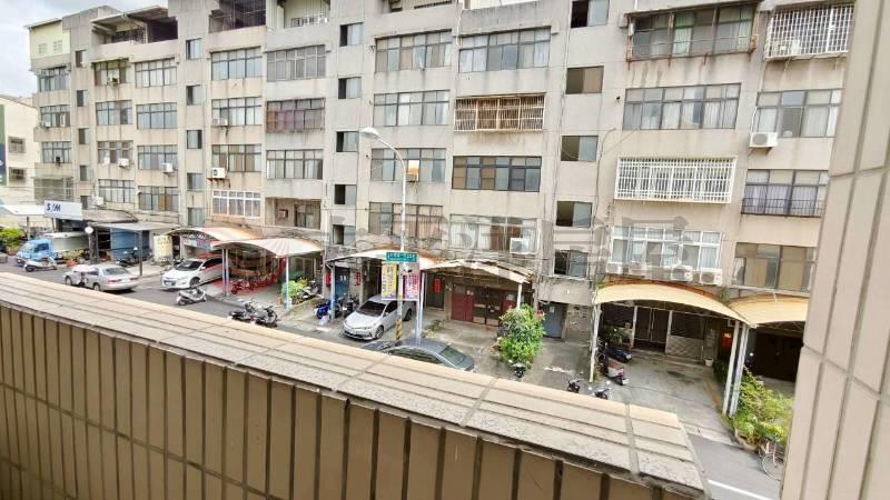 勞保局旁店住歐香家園房屋室內格局與周邊環境