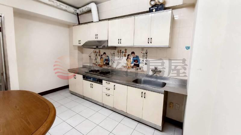 勞保局旁店住歐香家園房屋室內格局與周邊環境