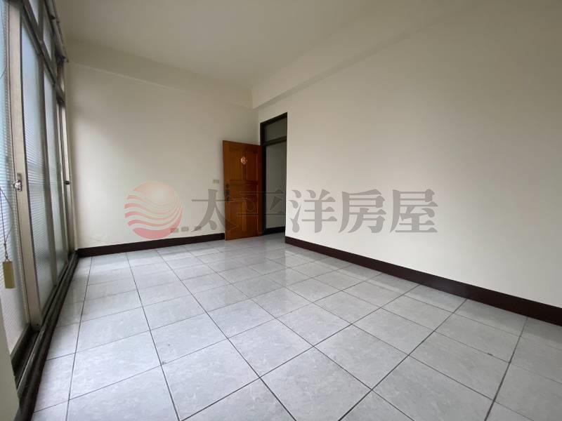 育英學區優質店住美透天房屋室內格局與周邊環境