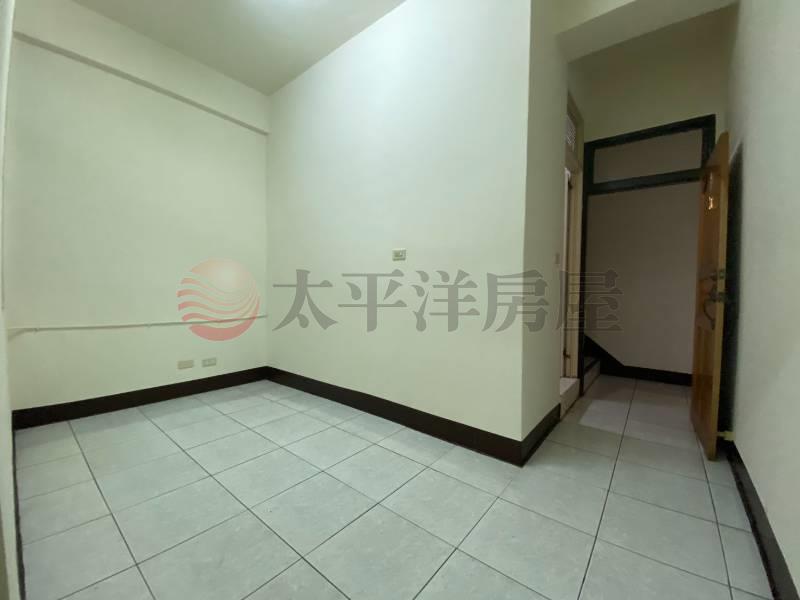 育英學區優質店住美透天房屋室內格局與周邊環境