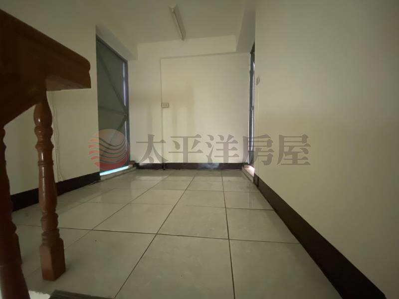 育英學區優質店住美透天房屋室內格局與周邊環境