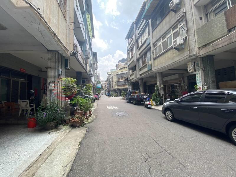 勤美商圈雙臨路黃金店面透天房屋室內格局與周邊環境