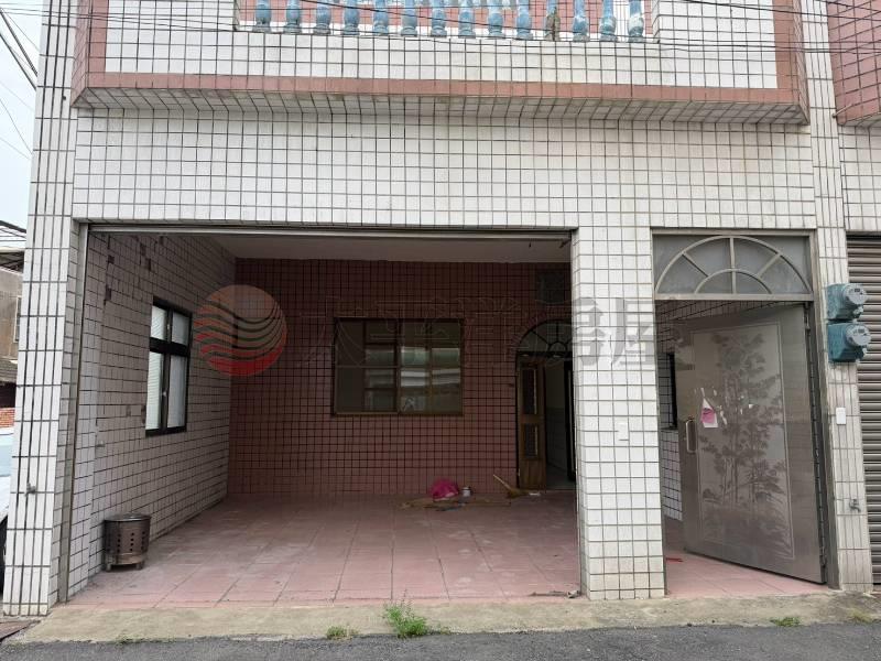 斗六保長邊間別墅房屋室內格局與周邊環境