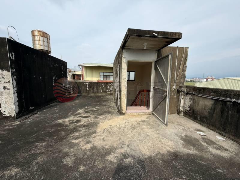 斗六保長邊間別墅房屋室內格局與周邊環境