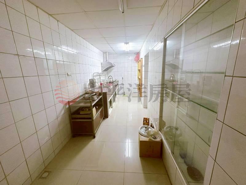 文生路大面寬透天房屋室內格局與周邊環境