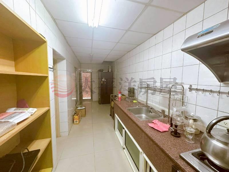文生路大面寬透天房屋室內格局與周邊環境