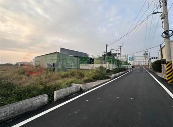 線西興農路旁農舍
