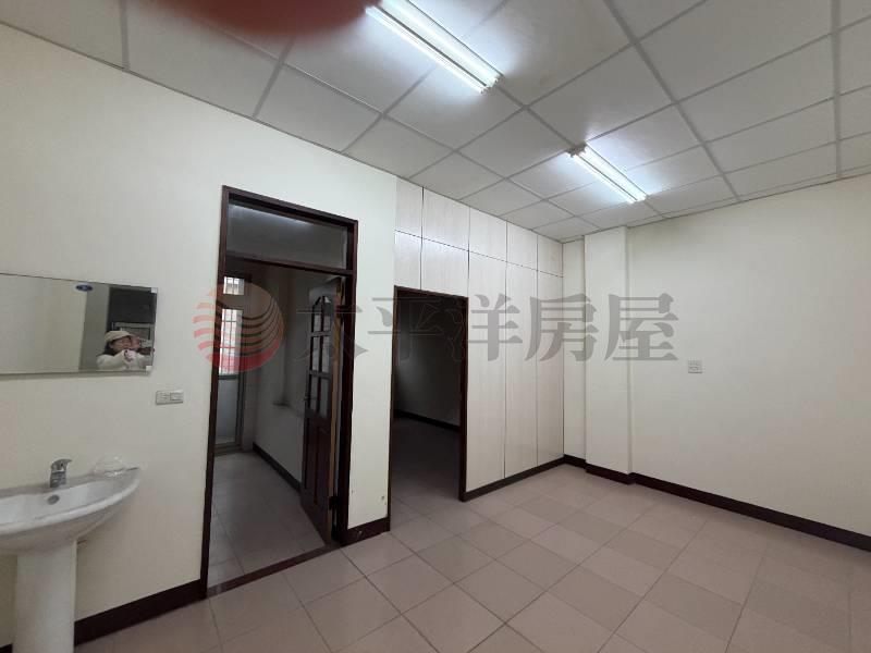 中壢火車站旁金店面