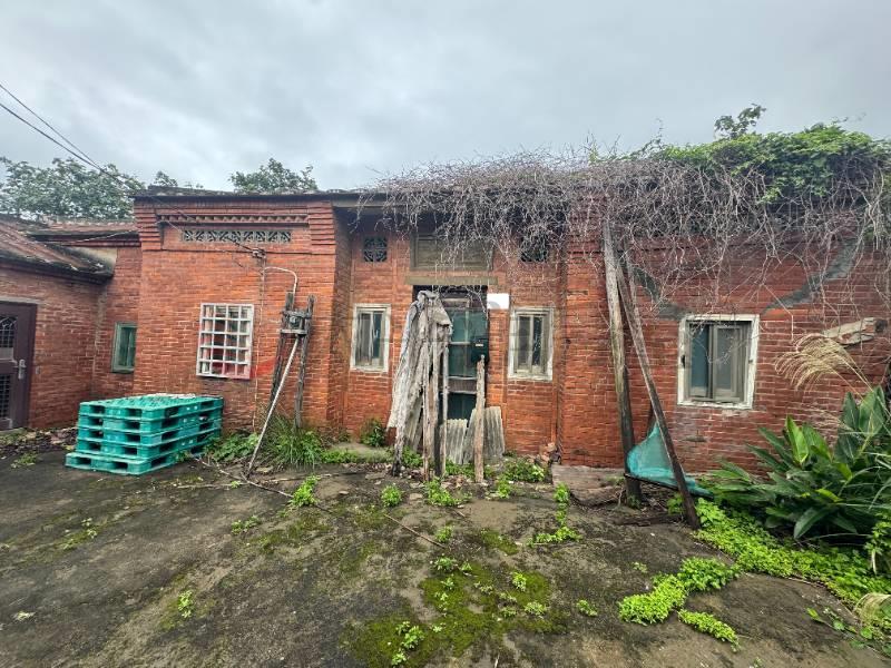 海湖北路旁建地