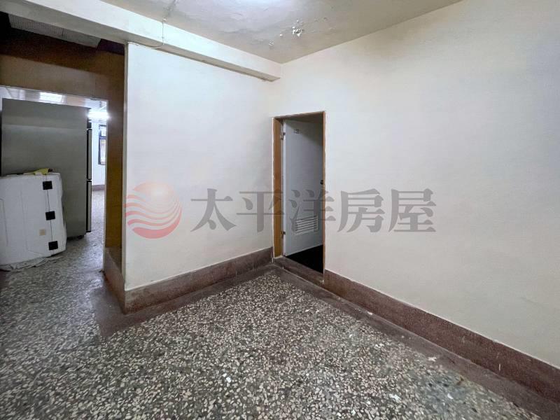 西堤旁三間連棟大透天房屋室內格局與周邊環境