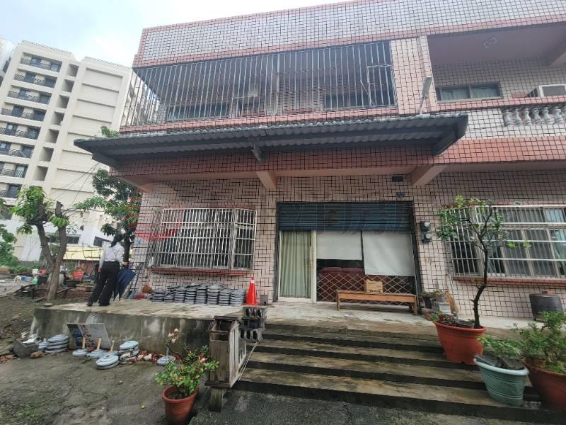 【花壇金城街大透天】地90坪大面寬8米3房屋室內格局與周邊環境