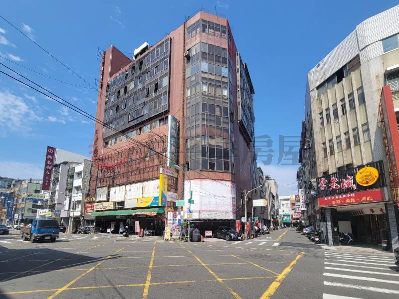 火車站大樓*精品裝潢|建49坪*3大房房屋室內格局與周邊環境
