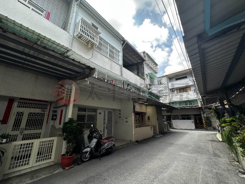 彰興國中校園旁/5套房規劃/自住出租房屋室內格局與周邊環境