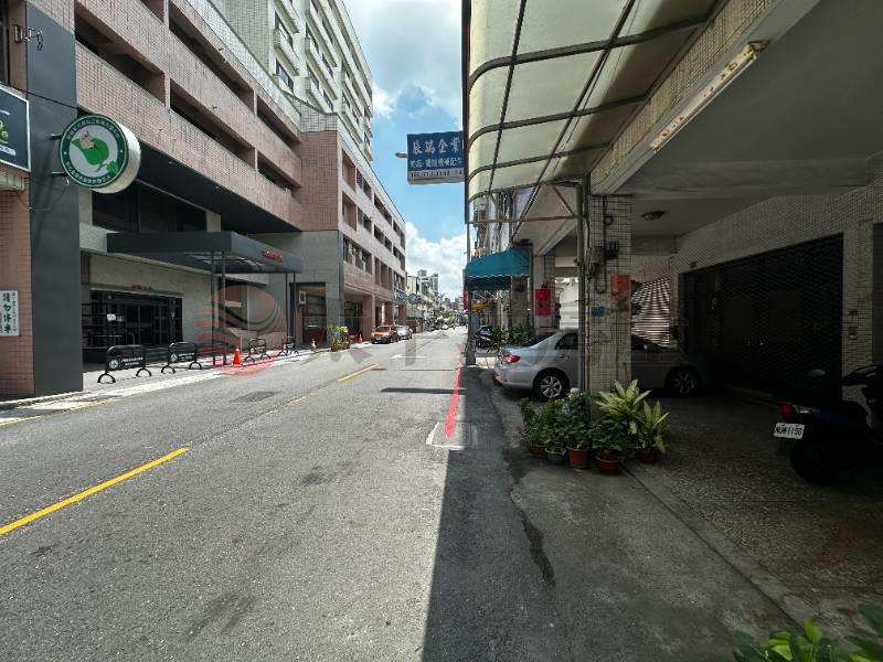 彰興國中校園旁/5套房規劃/自住出租房屋室內格局與周邊環境