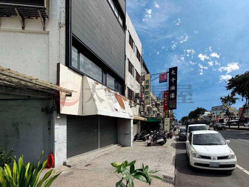 正中華西路霸氣3店王｜超大10.35米面房屋室內格局與周邊環境