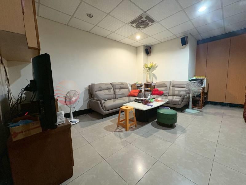 捷運G09站黃金地段大透天房屋室內格局與周邊環境