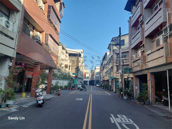 合作街角店房屋室內格局與周邊環境
