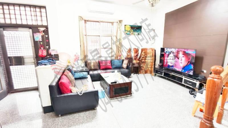 中山路旁大面寬車庫別墅房屋室內格局與周邊環境