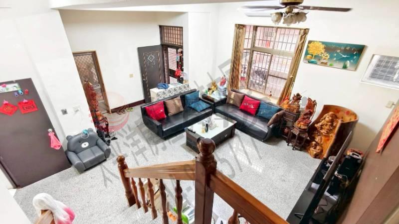 中山路旁大面寬車庫別墅房屋室內格局與周邊環境