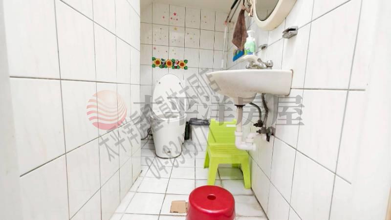 中山路旁大面寬車庫別墅房屋室內格局與周邊環境