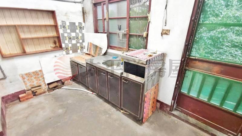 東山派出所旁店面房屋室內格局與周邊環境