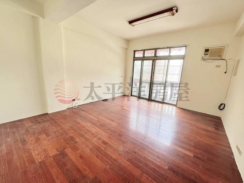 建國路旁透天房屋室內格局與周邊環境