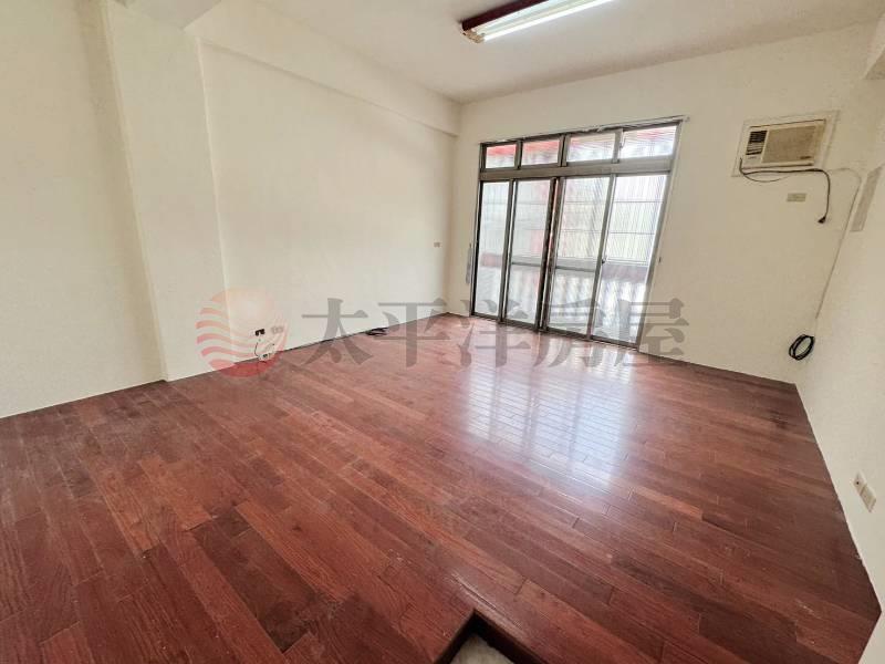 建國路旁透天房屋室內格局與周邊環境