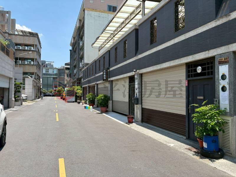 員林高中旁雙車庫別墅房屋室內格局與周邊環境