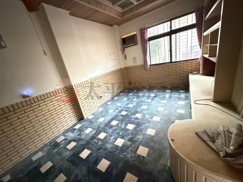 彰化後站旁大面寬別墅房屋室內格局與周邊環境
