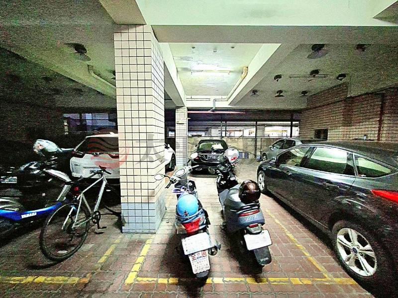 永大路商圈4房平車房屋室內格局與周邊環境