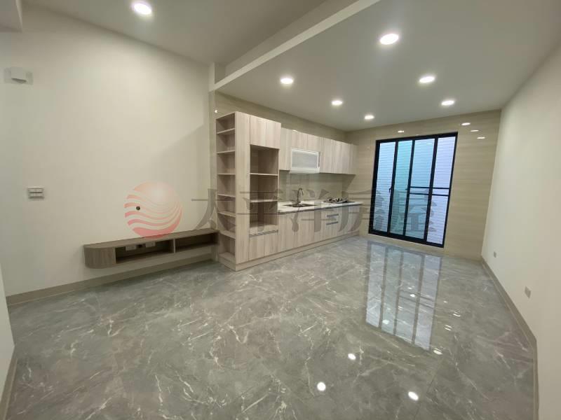 建興學區稀有面寬車墅房屋室內格局與周邊環境