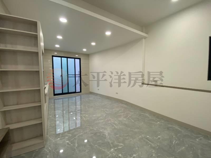 建興學區稀有面寬車墅房屋室內格局與周邊環境