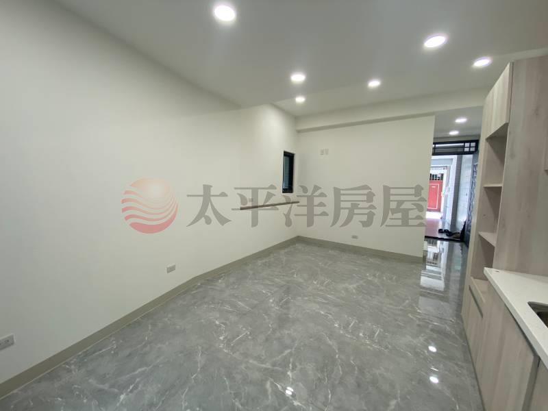 建興學區稀有面寬車墅房屋室內格局與周邊環境