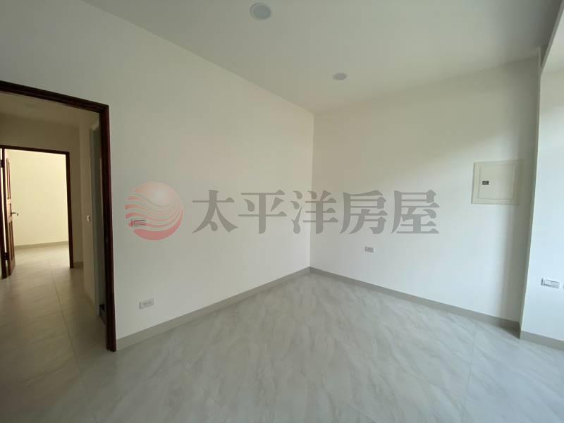 建興學區稀有面寬車墅房屋室內格局與周邊環境
