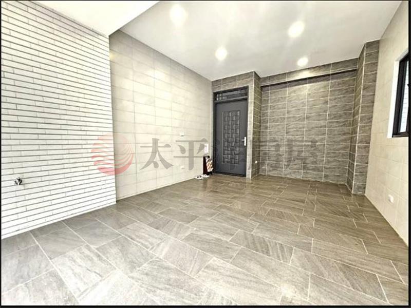 建興學區稀有面寬車墅房屋室內格局與周邊環境