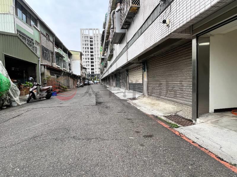 東區自由路雙車墅房屋室內格局與周邊環境