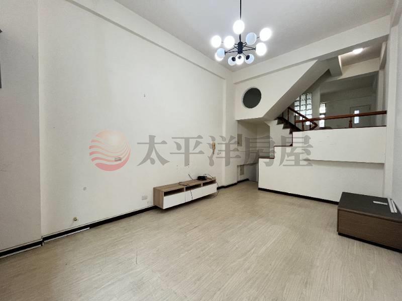 東區自由路雙車墅房屋室內格局與周邊環境