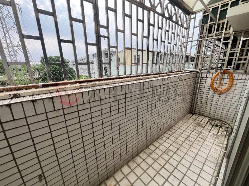 東區自由路雙車墅房屋室內格局與周邊環境