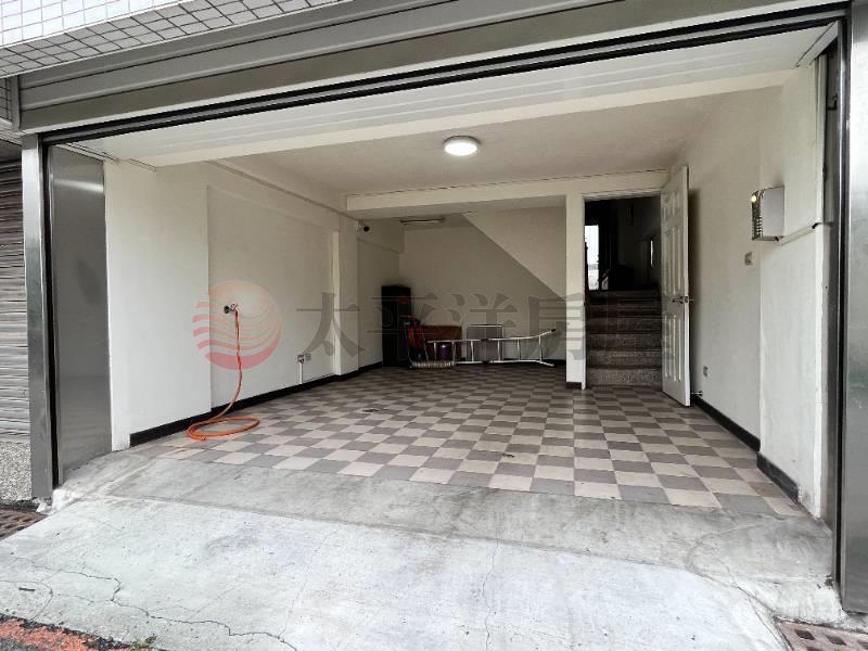 東區自由路雙車墅房屋室內格局與周邊環境