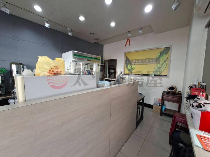 仁德中正路角窗店住房屋室內格局與周邊環境