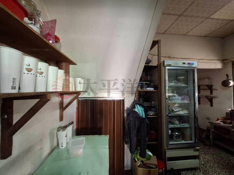 仁德中正路角窗店住房屋室內格局與周邊環境