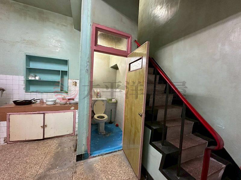 新生路巷弄需整理透天厝房屋室內格局與周邊環境